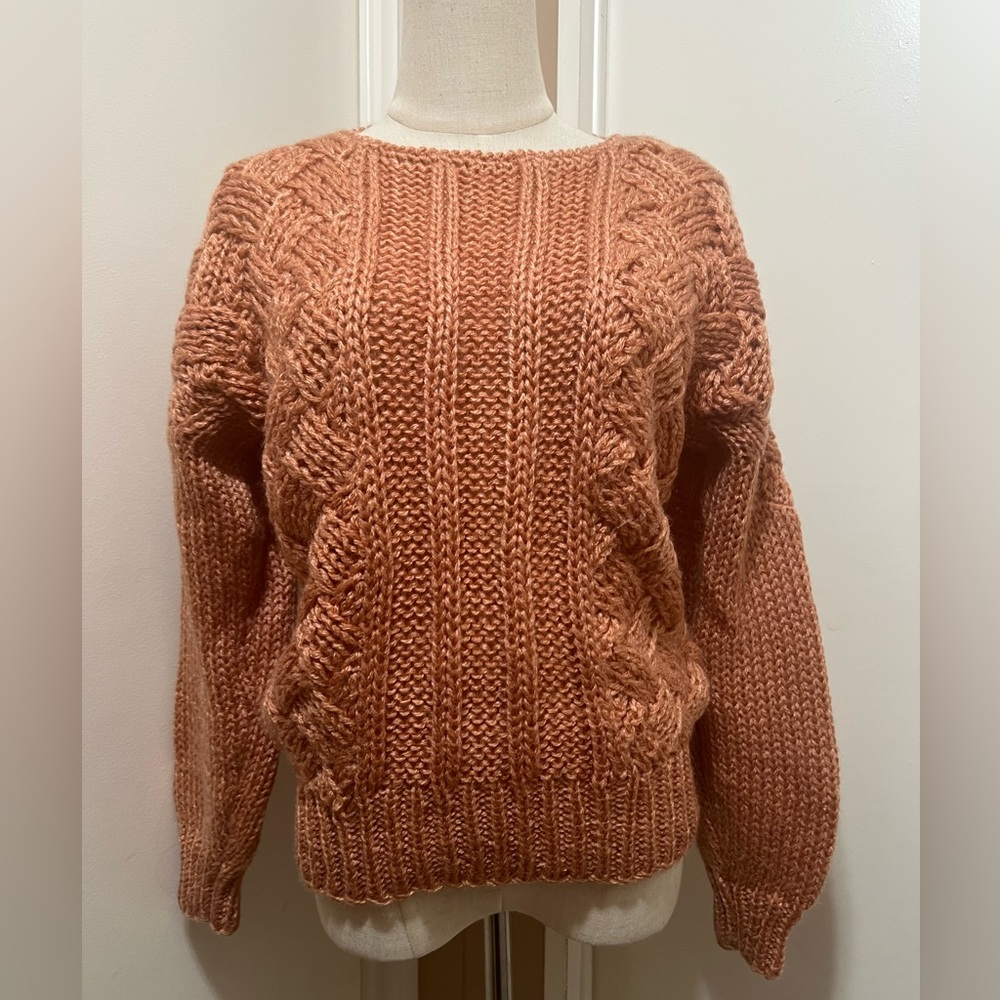 Point of View Hand Knit Women's Chunky Knit Sweater Size M.